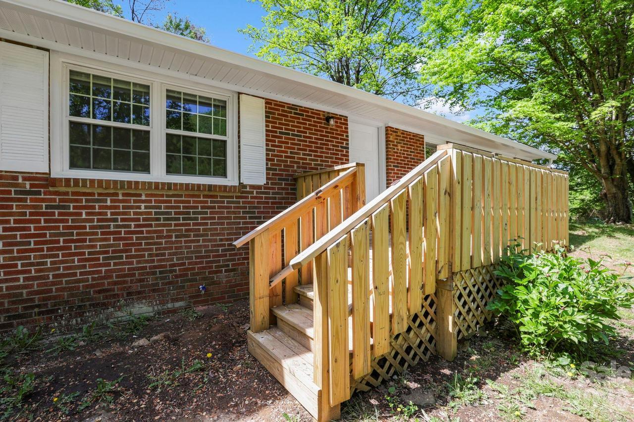 1007 N Fork Rd., Barnardsville, NC 28709