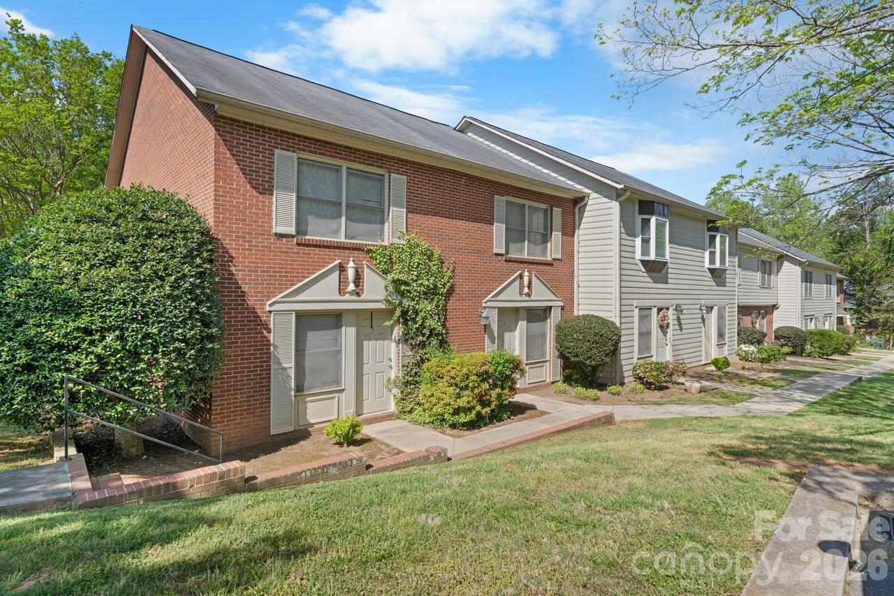 239 13th Avenue Pl. #6, Hickory, NC 28601