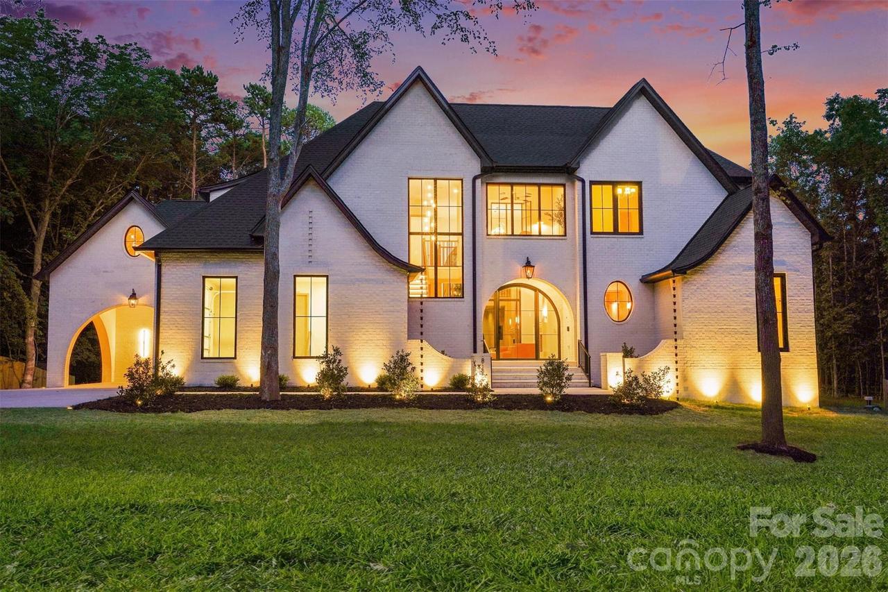 8124 Asheley Glen Dr., Mint Hill, NC 28227