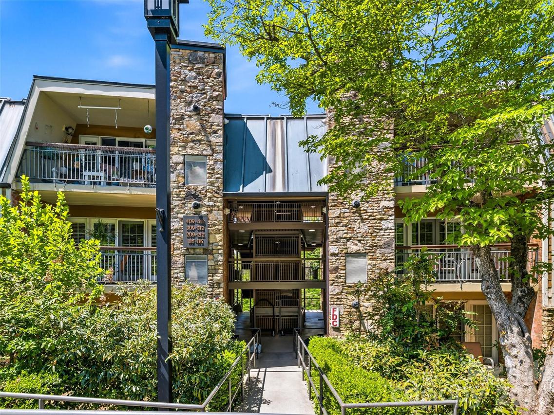 210 Bowling Park Rd., Asheville, NC 28803