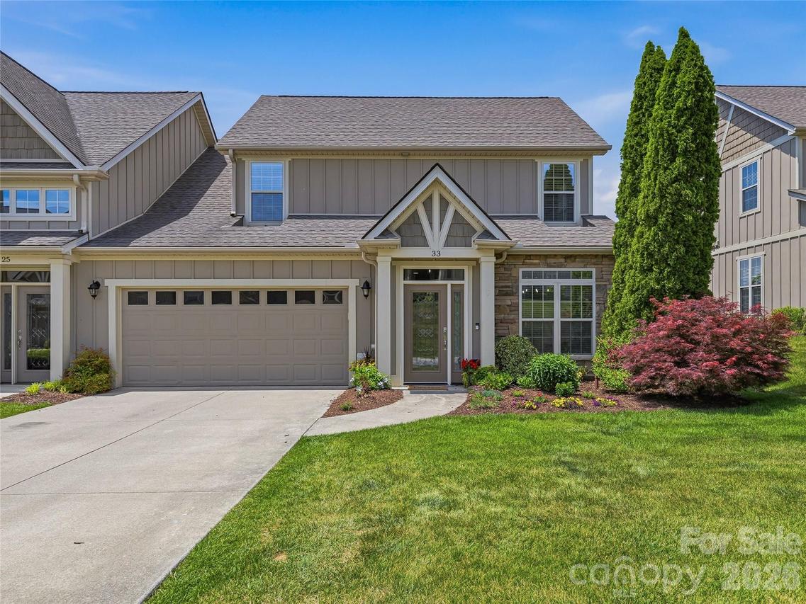 33 Florian Ln., Fletcher, NC 28732
