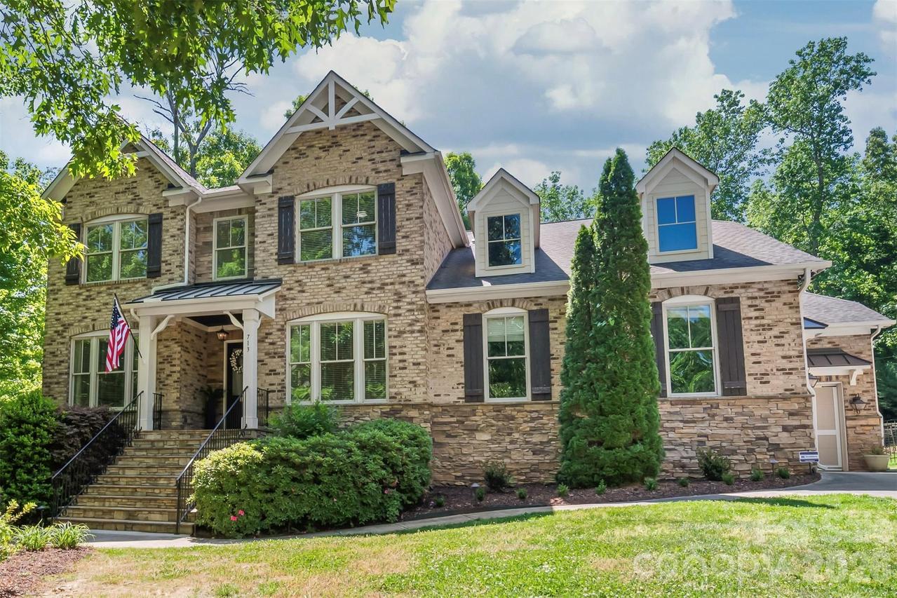 713 Woodcliff Ct., Waxhaw, NC 28173