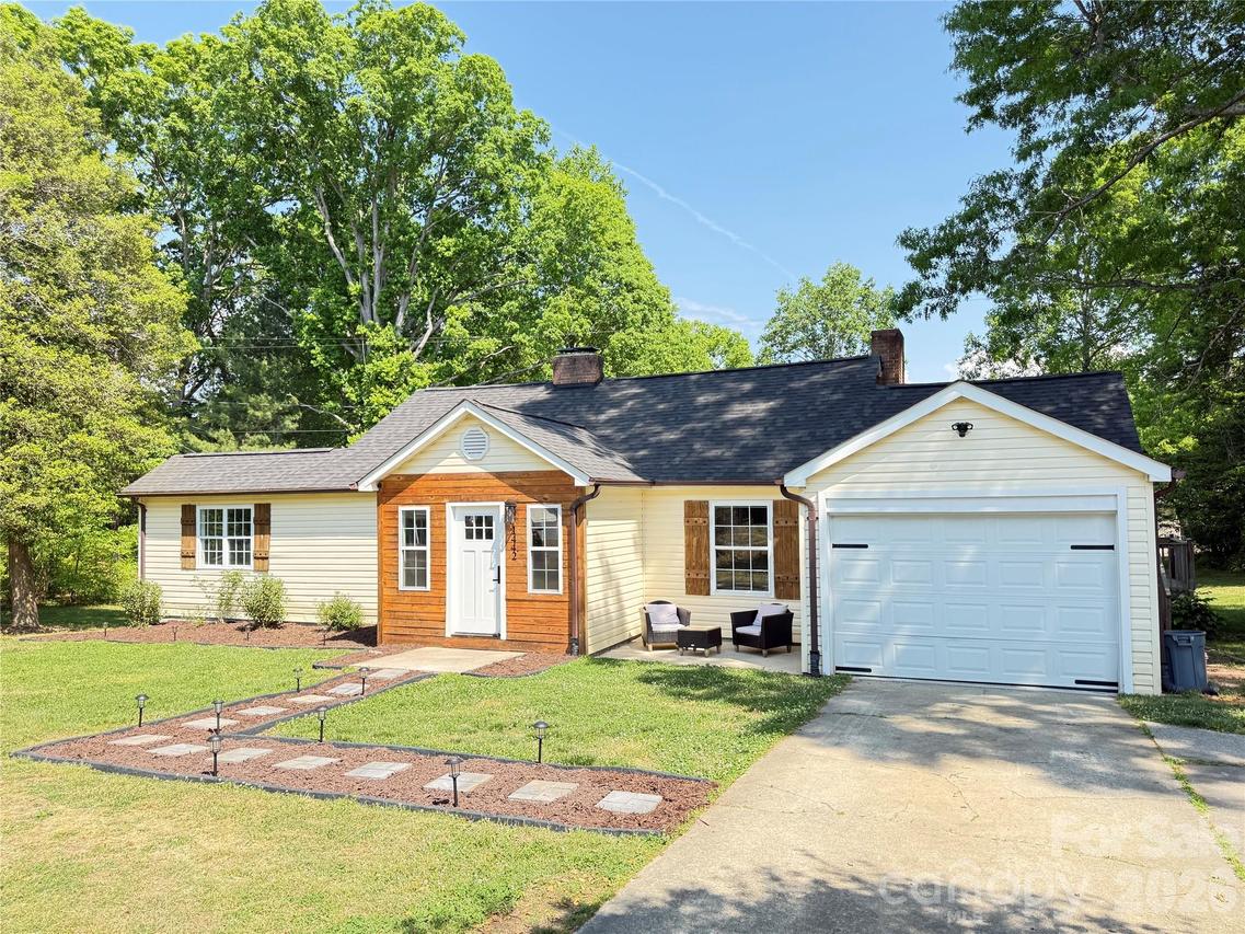 1442 Lee Pearson Rd., Lenoir, NC 28645