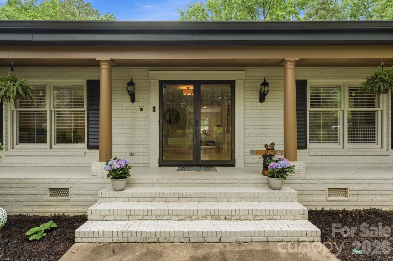 20200 Floral Ln., Cornelius, NC 28031