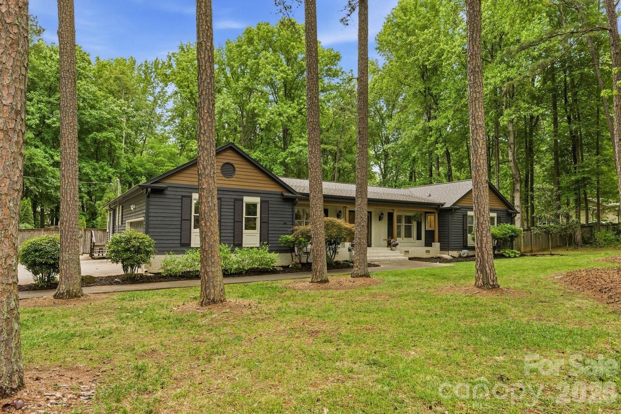 20200 Floral Ln., Cornelius, NC 28031