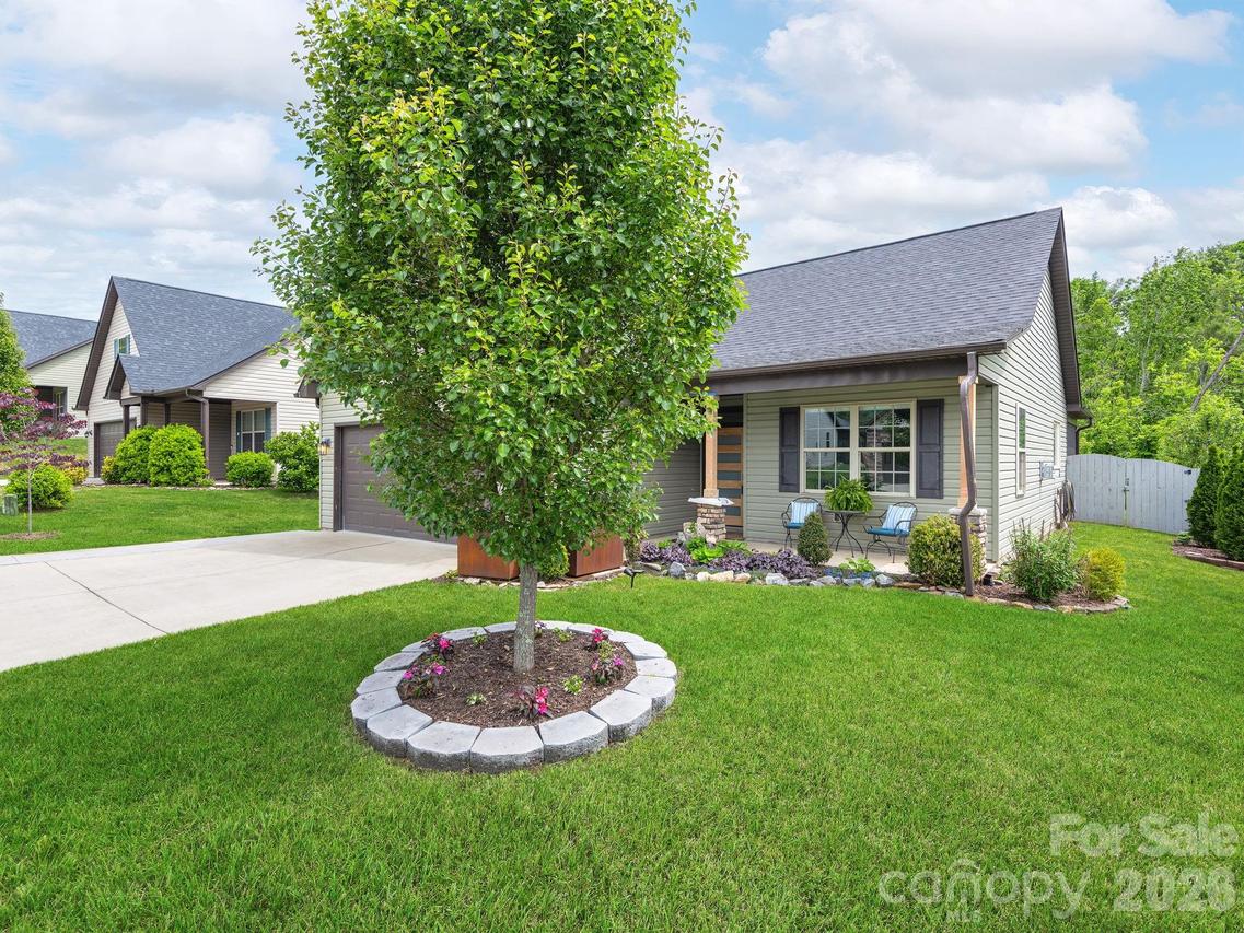 200 Water Leaf Dr., Weaverville, NC 28787