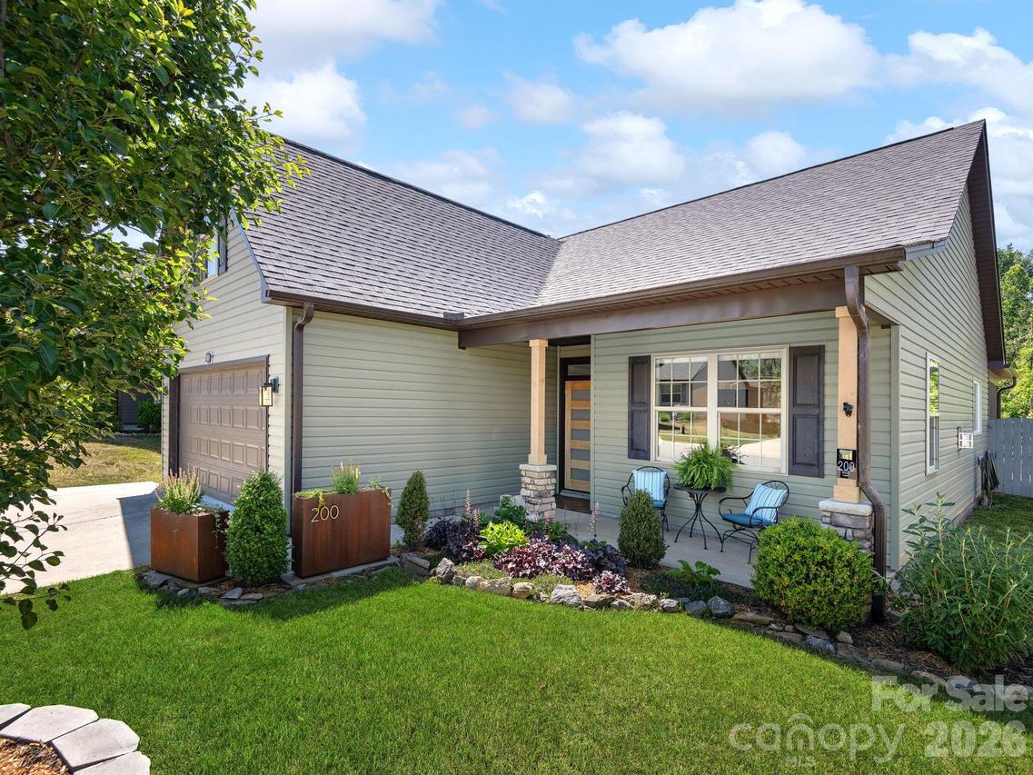 200 Water Leaf Dr., Weaverville, NC 28787
