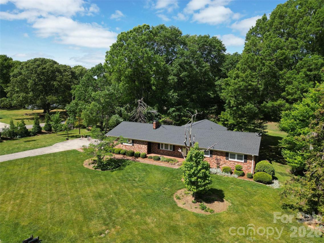 270 Lewis Ferry Rd., Statesville, NC 28677