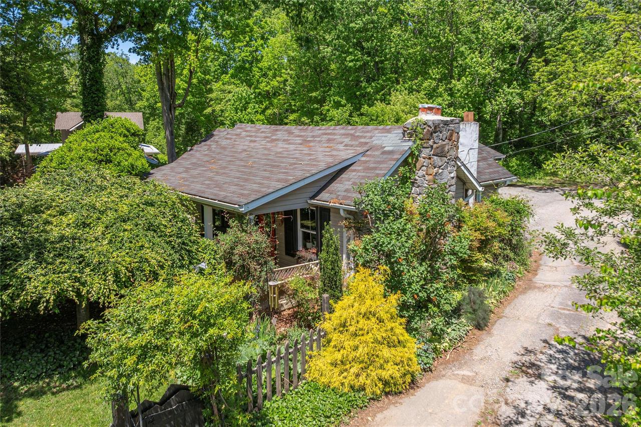 14 Murray Ln., Asheville, NC 28806