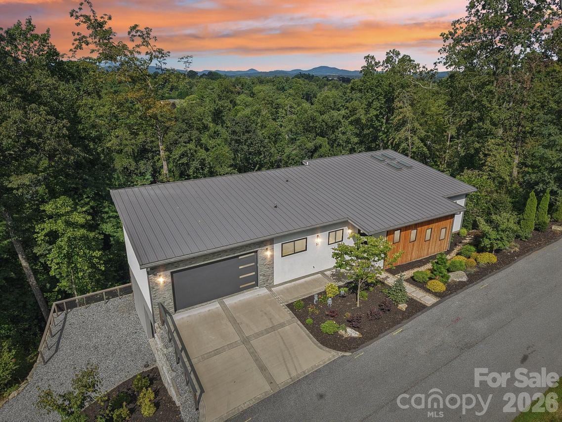 55 Laurel Spring Ln., Hendersonville, NC 28739