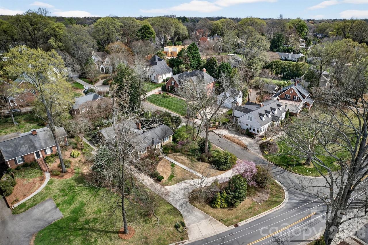 2527 Sharon Rd., Charlotte, NC 28211