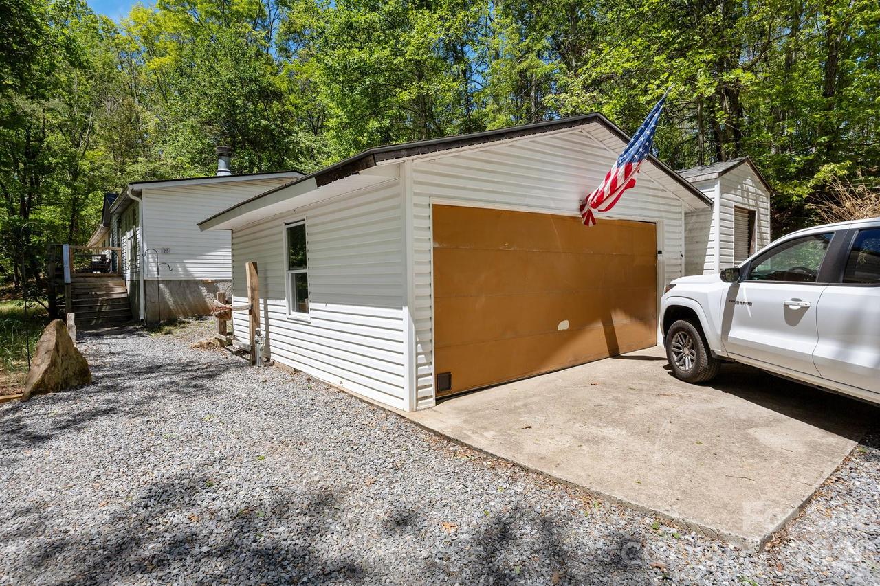 25 Weaver Ln., Black Mountain, NC 28711