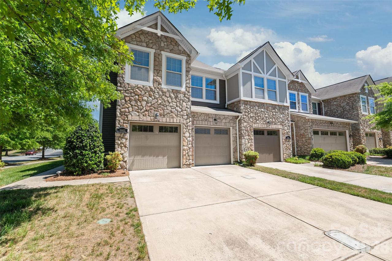 5662 Stonewells Dr., Charlotte, NC 28278