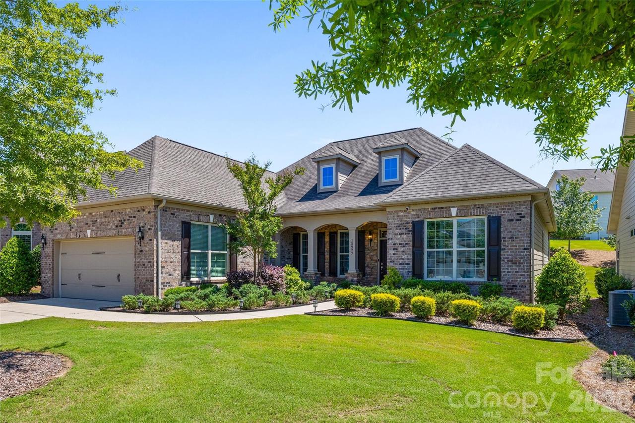 15927 Vale Ridge Dr., Charlotte, NC 28278