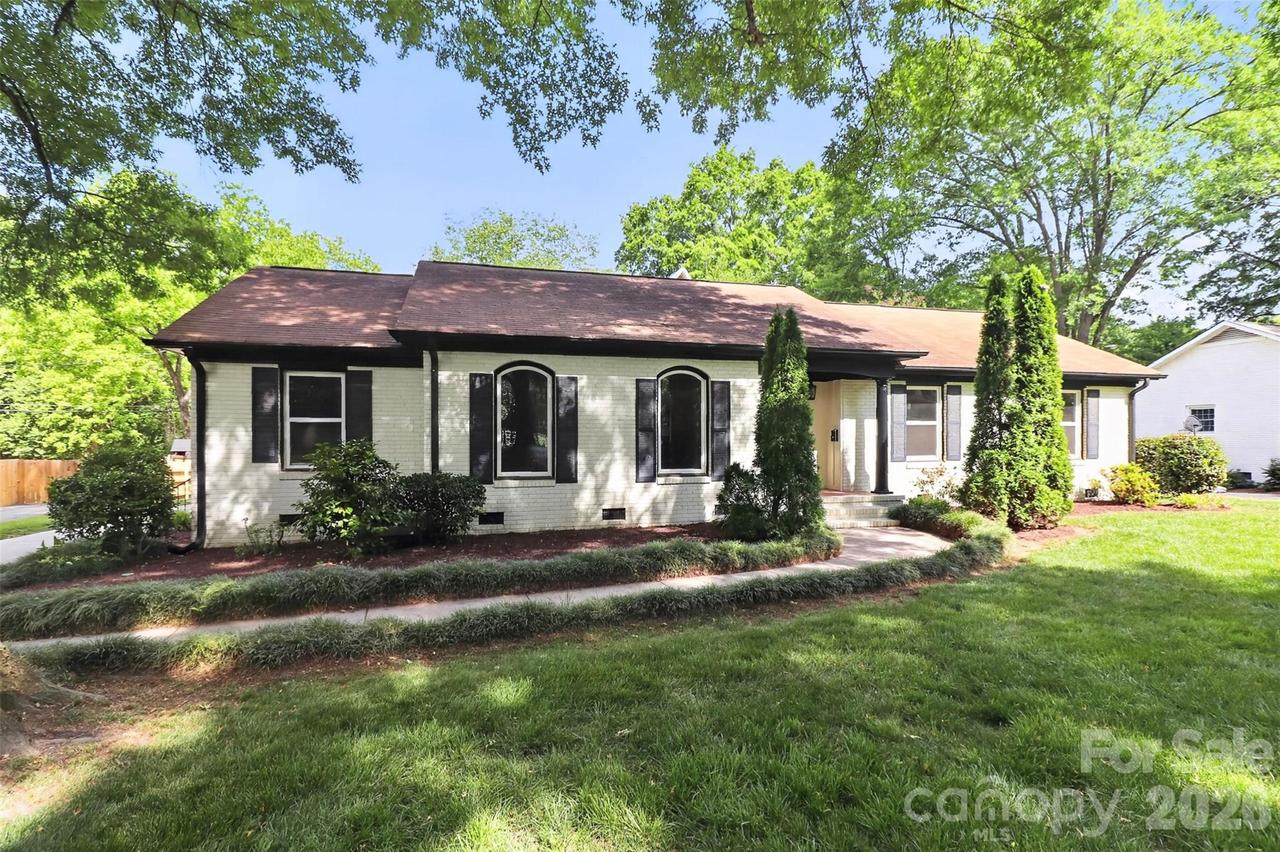 6632 Lancer Dr., Charlotte, NC 28226