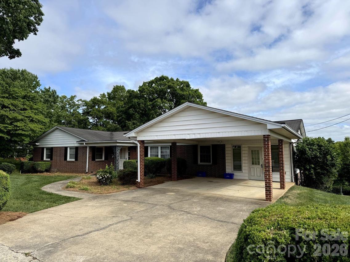 1 Clearview St., Granite Falls, NC 28630
