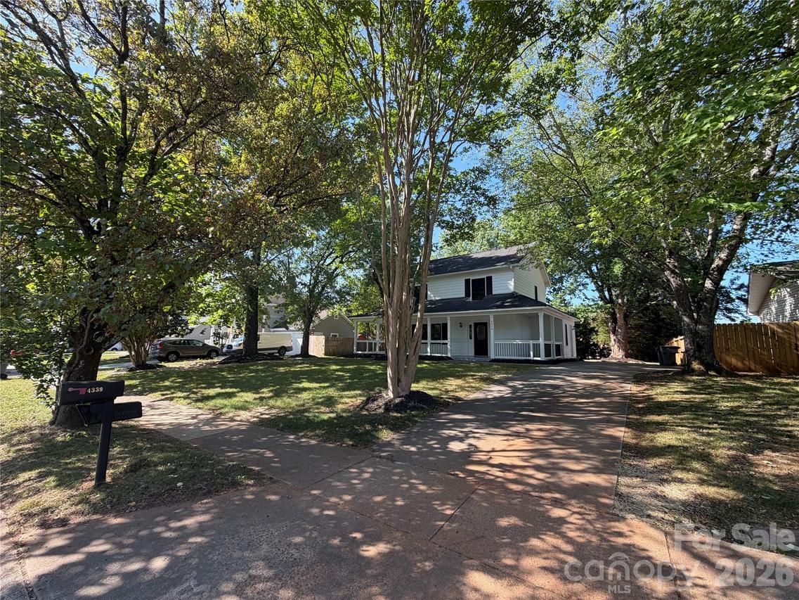 4339 Bathurst Dr., Charlotte, NC 28227