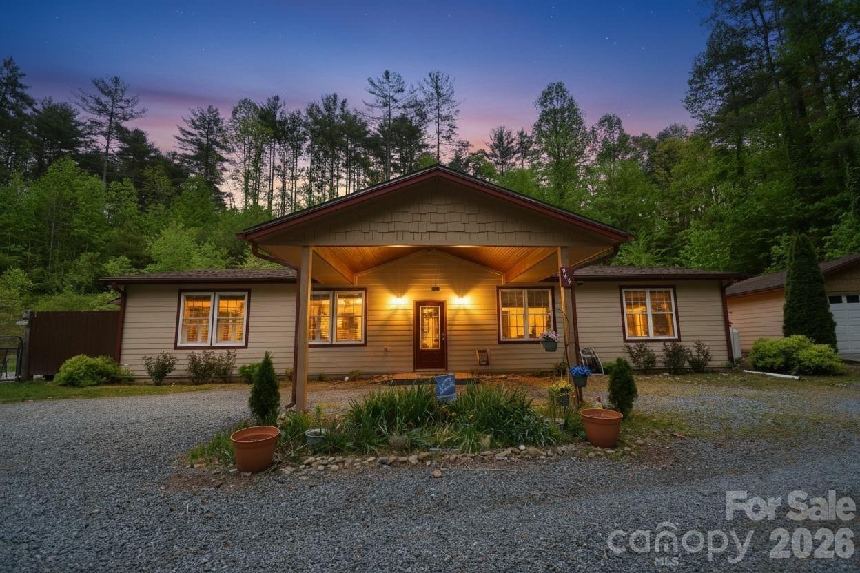 945 N Country Club Rd., Brevard, NC 28712