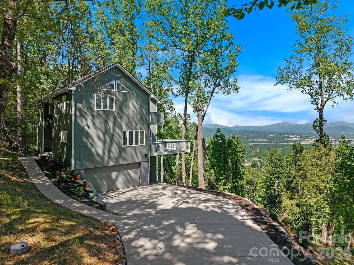 115 Chestnut Ridge Rd., Mills River, NC 28759