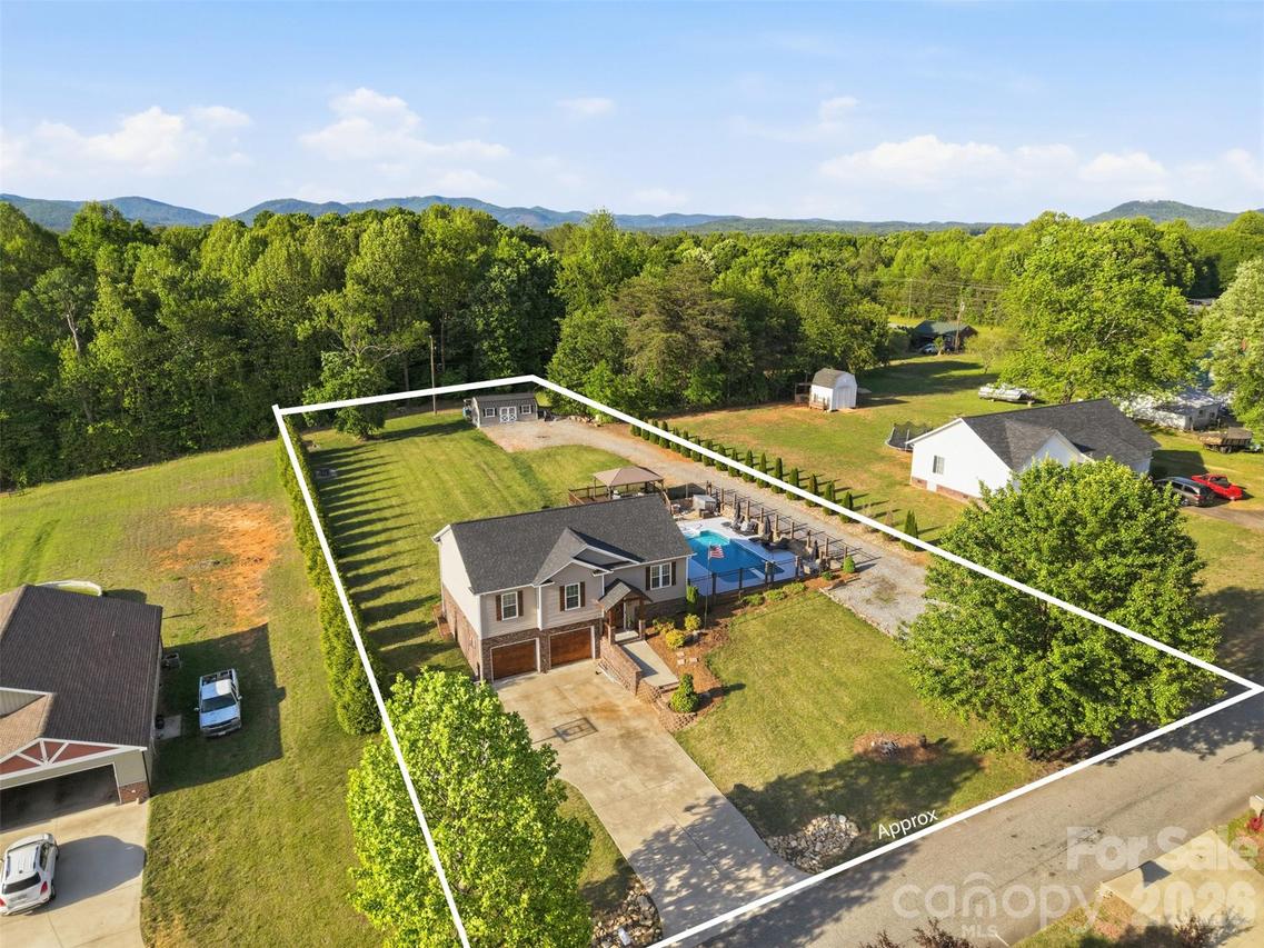 120 Walnut Ln., Taylorsville, NC 28681