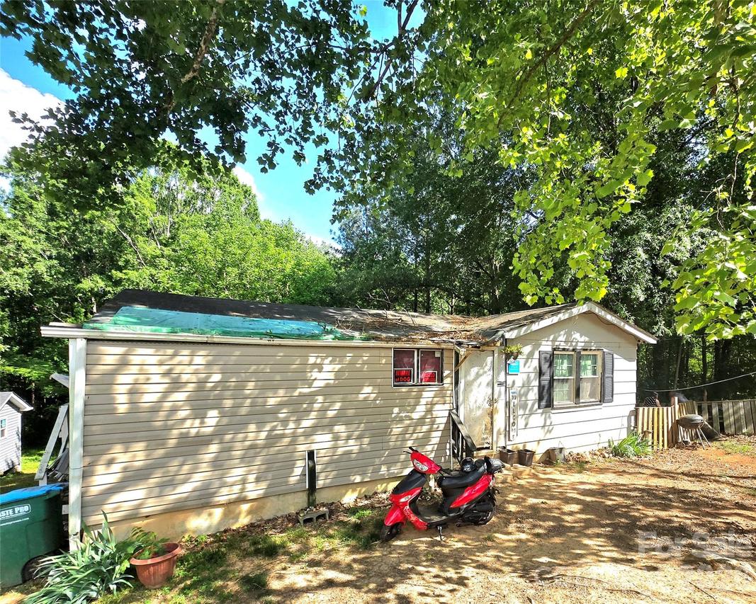 413 S Pinchback Ave., Bessemer City, NC 28016