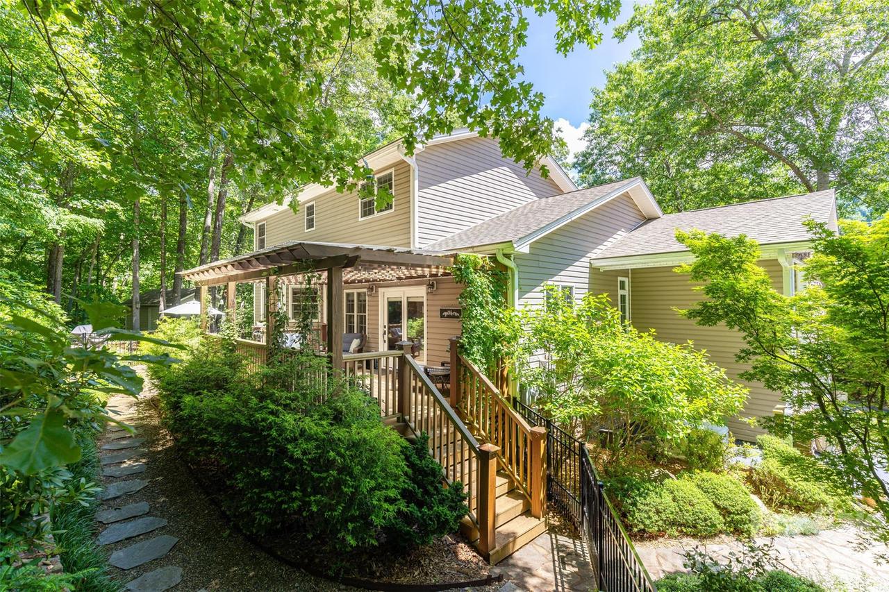 72 Whitfield Ln., Weaverville, NC 28787