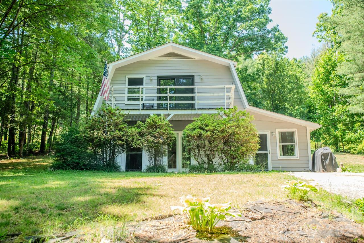 1202 Cannon Dr., Lenoir, NC 28645