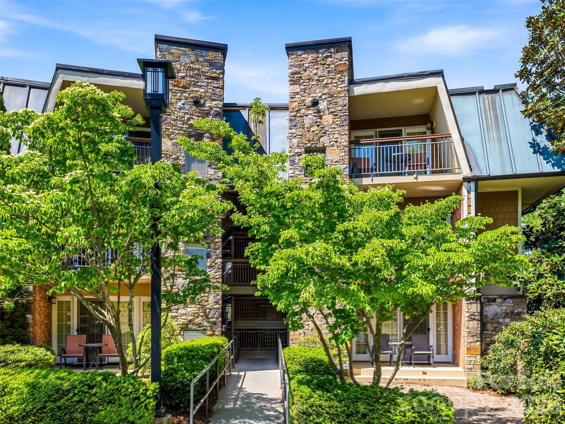 331 Bowling Park Rd., Asheville, NC 28803