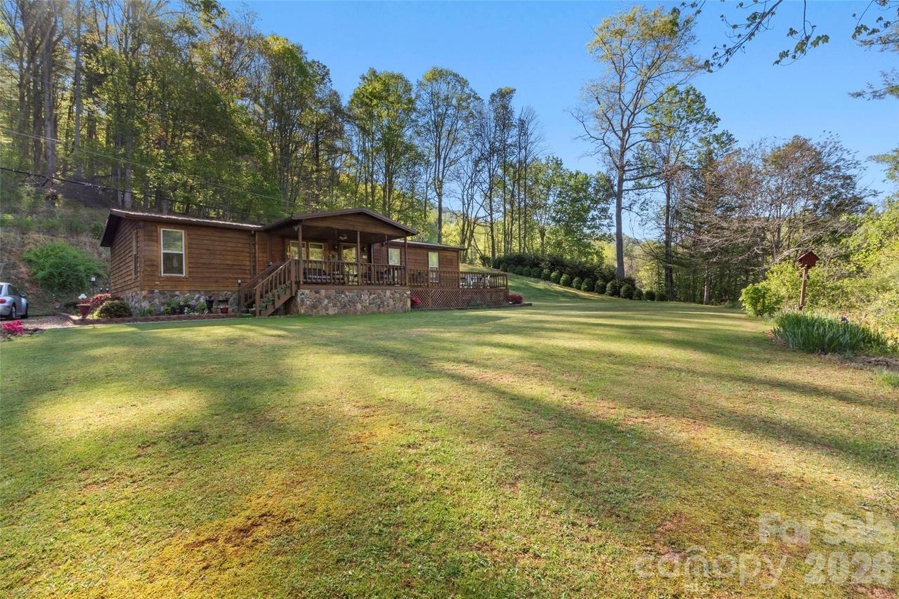 1270 Old Mine Fork Rd., Burnsville, NC 28714