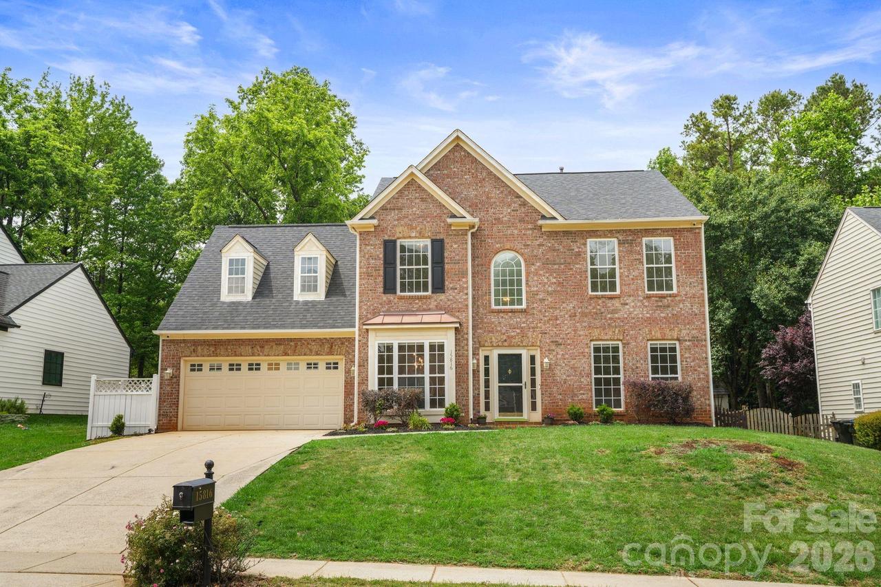 15816 Gathering Oaks Dr., Huntersville, NC 28078