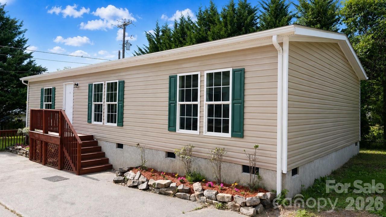106 Central Ave. #82, Swannanoa, NC 28778