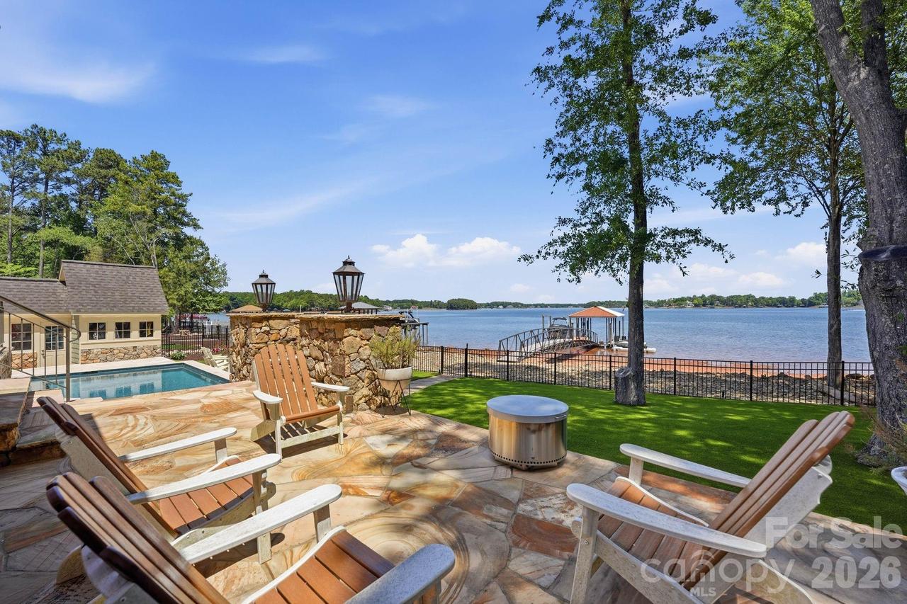 3900 Channel Pointe Ln., Denver, NC 28037