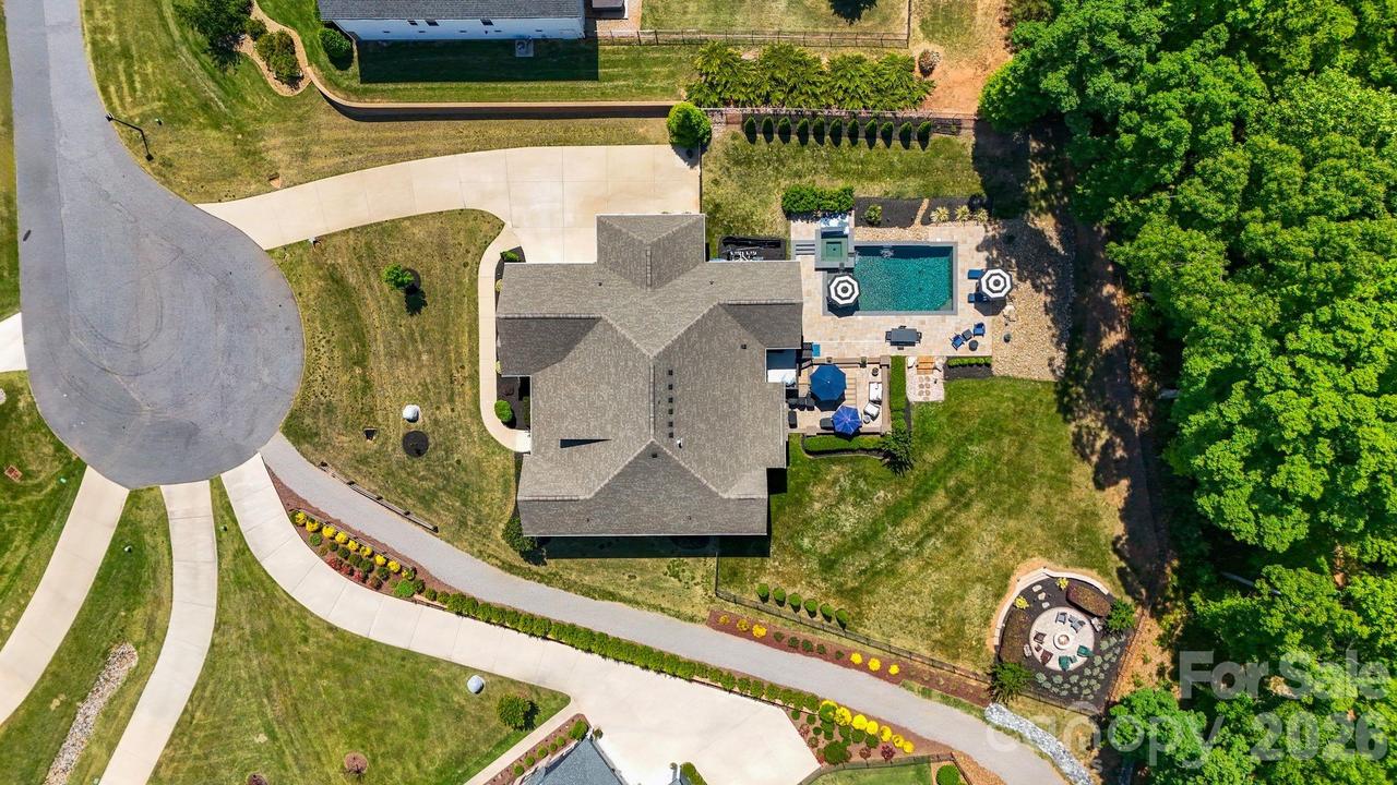 115 Hillside Cove Ct., Mooresville, NC 28117
