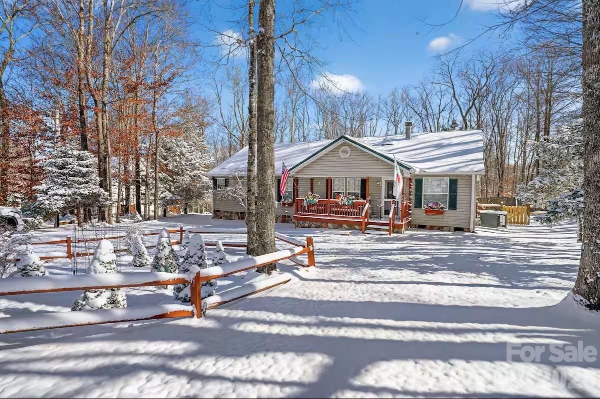 701 Charter Hills Rd., Beech Mountain, NC 28604