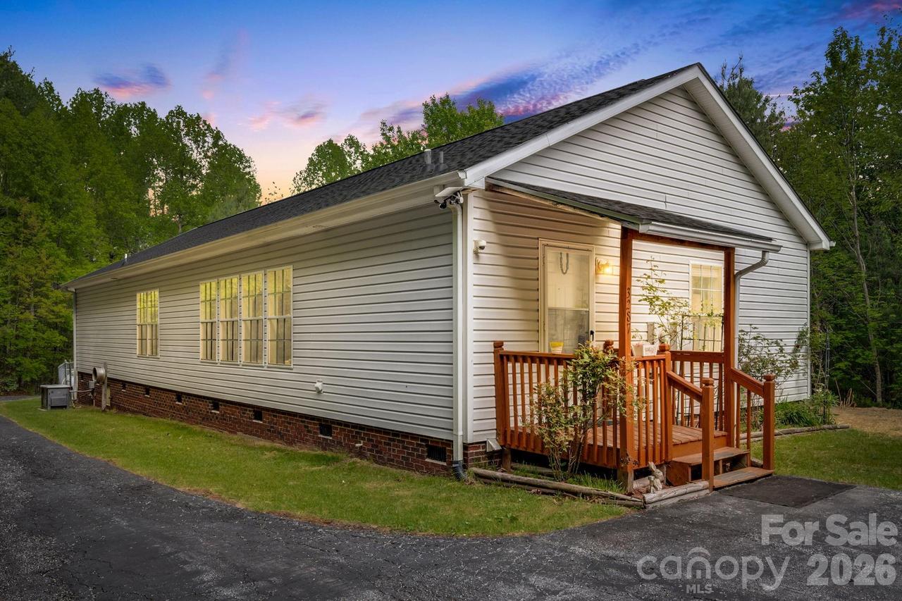3287 Cabin Creek Rd., Zirconia, NC 28790