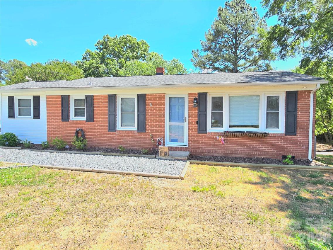 40582 Old Cottonville Rd., Norwood, NC 28128