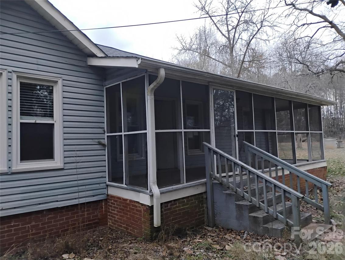 229 Friendship Dr., Ellenboro, NC 28040