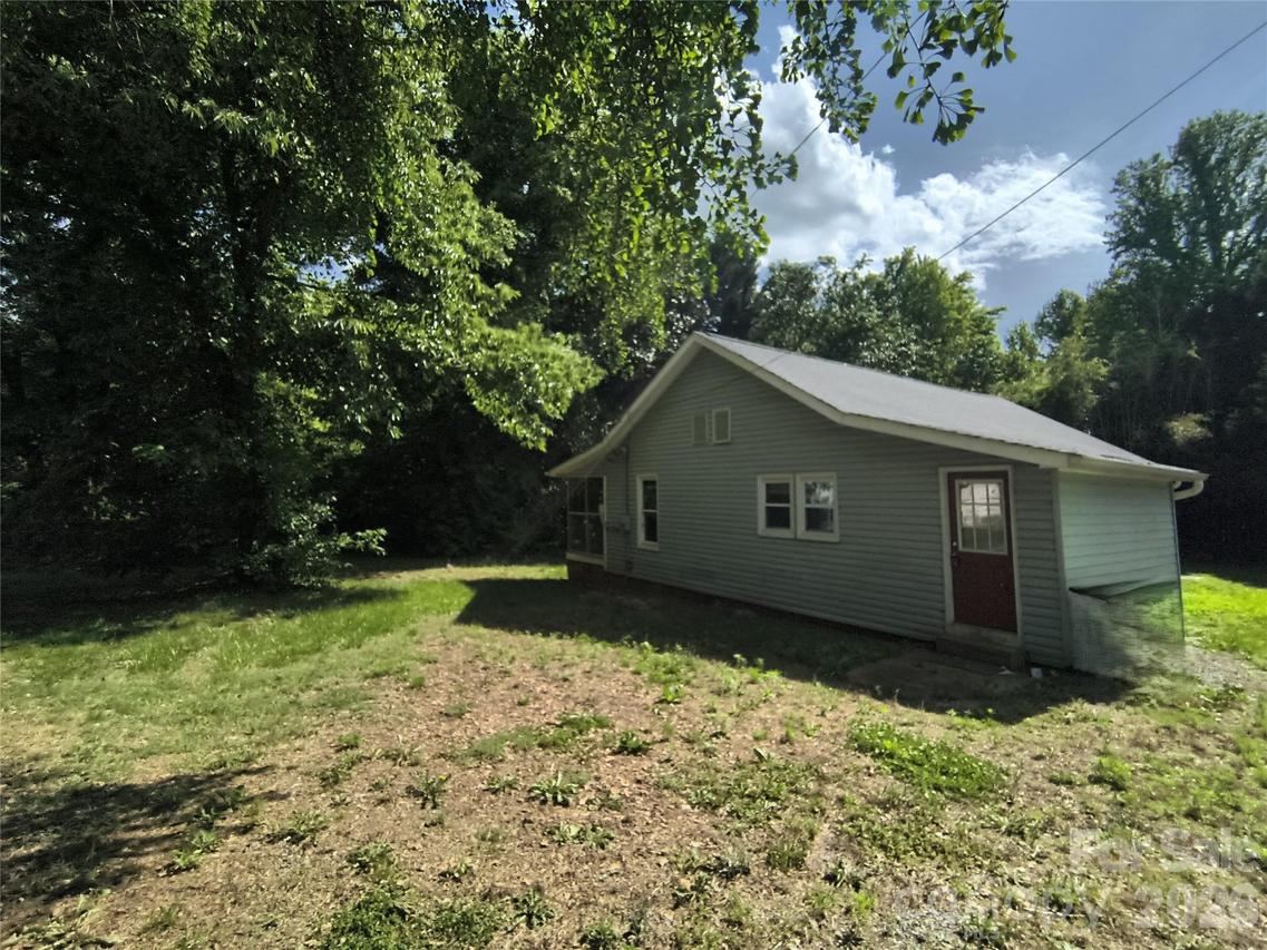 229 Friendship Dr., Ellenboro, NC 28040