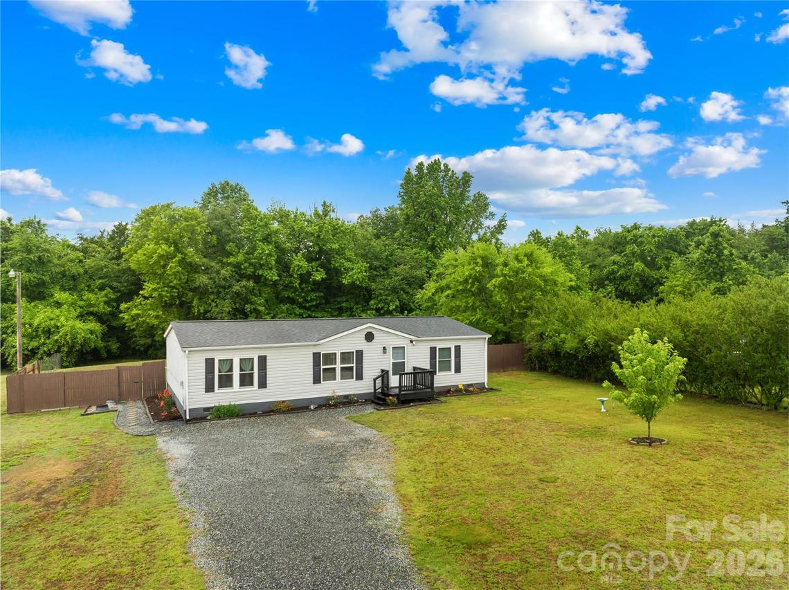 139 Gayle Dr., Troutman, NC 28166