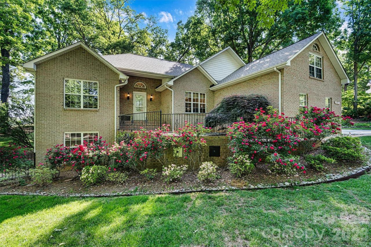 7538 Golf Course Dr., Denver, NC 28037