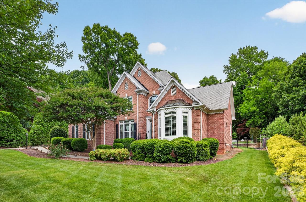 3100 Lakewood Edge Dr., Charlotte, NC 28269