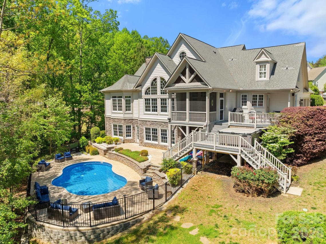7601 Crossing Ridge Dr., Belews Creek, NC 27009