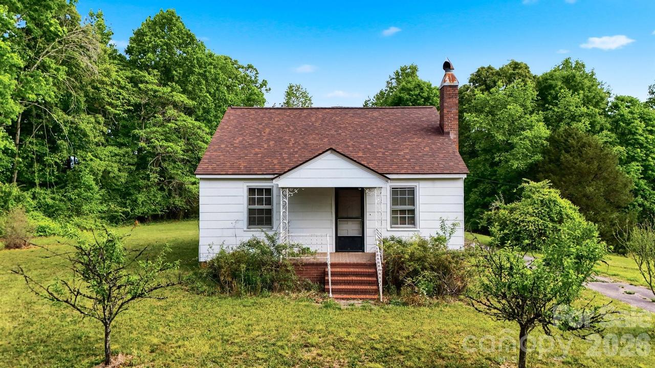 2711 SE 8th Ave., Hickory, NC 28602