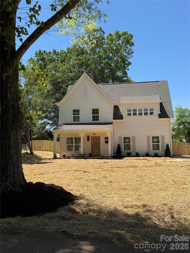 7925 Large Oak Ln., Mint Hill, NC 28227