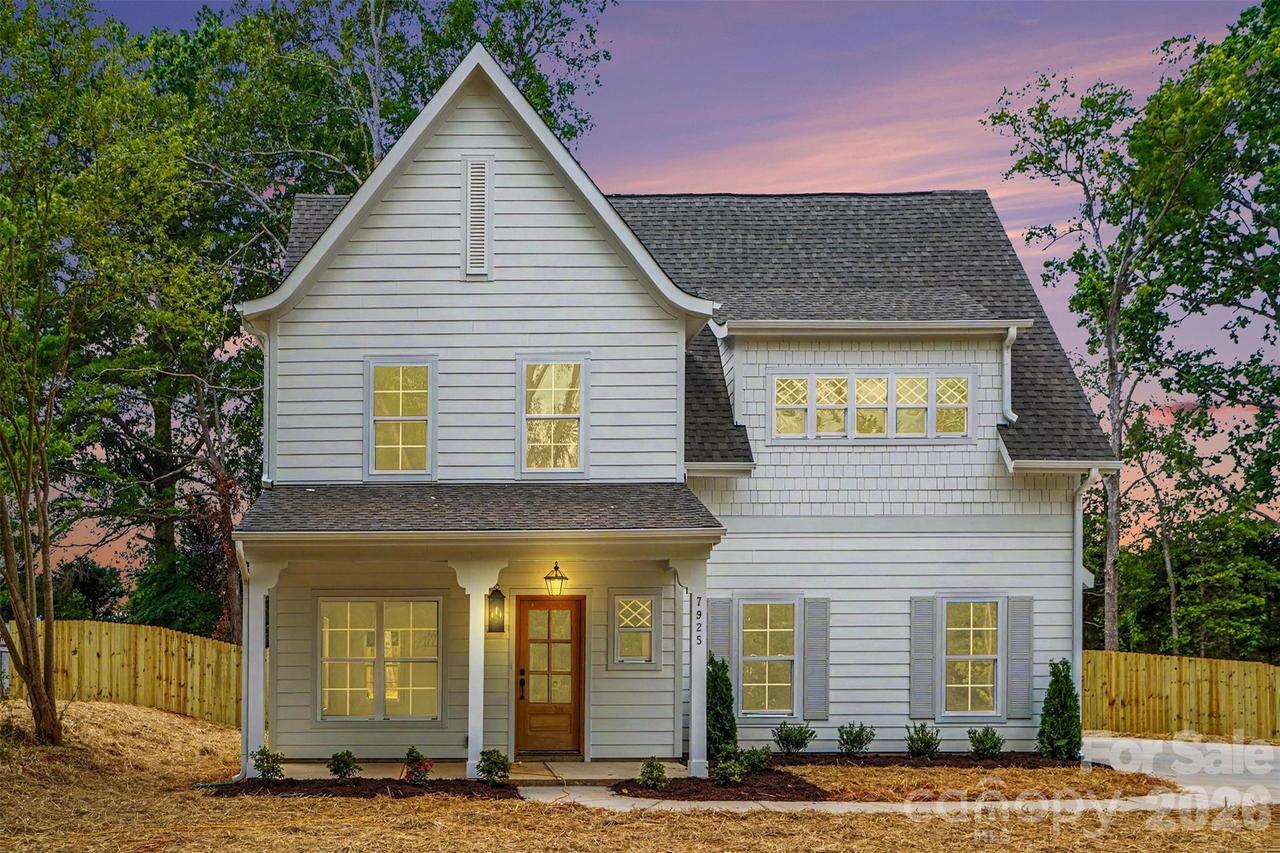 7925 Large Oak Ln., Mint Hill, NC 28227
