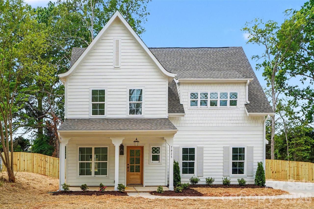 7925 Large Oak Ln., Mint Hill, NC 28227
