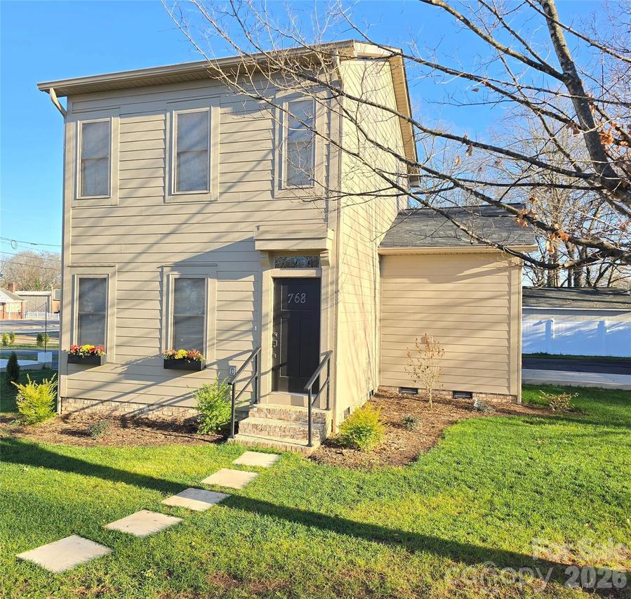 768 8th St., Hickory, NC 28601