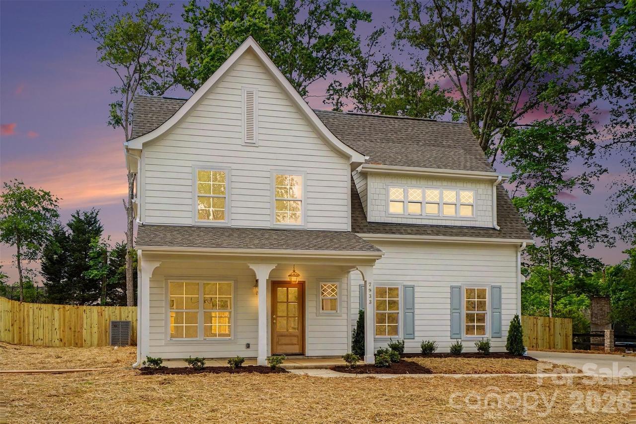 7933 Large Oak Ln., Mint Hill, NC 28227