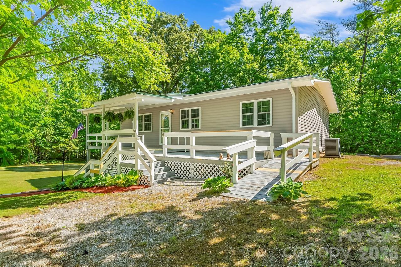 106 Silverstone Dr., Marion, NC 28752