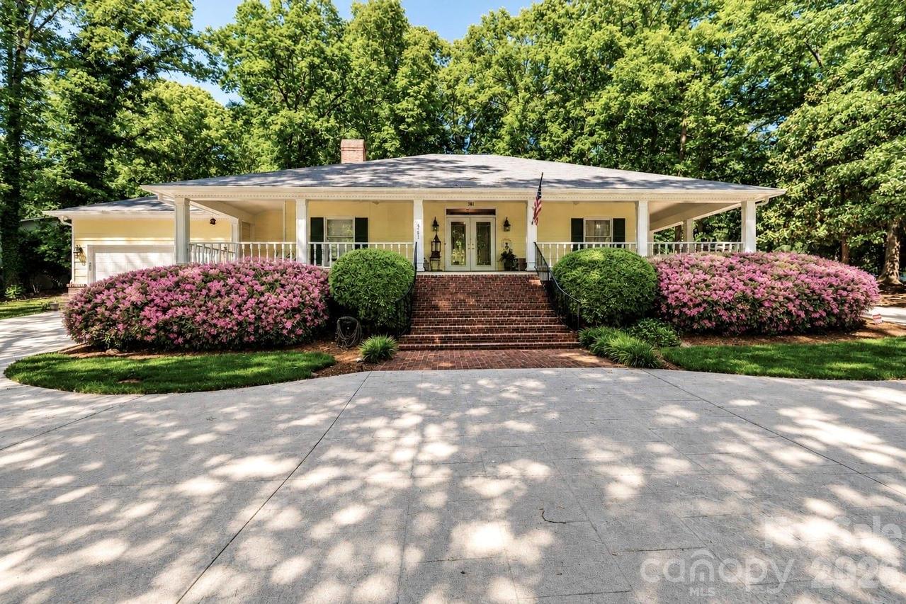 361 Gleneagles Rd., Statesville, NC 28625